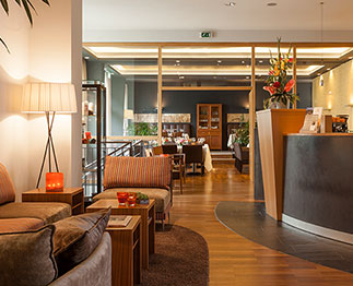 hotel villa orange feier raeume foyer