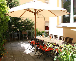 hotel villa orange feier raeume terrasse
